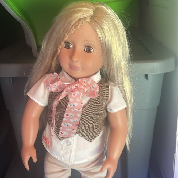 Equestrian Leah 18” Riding Doll - Picture 2 of 4